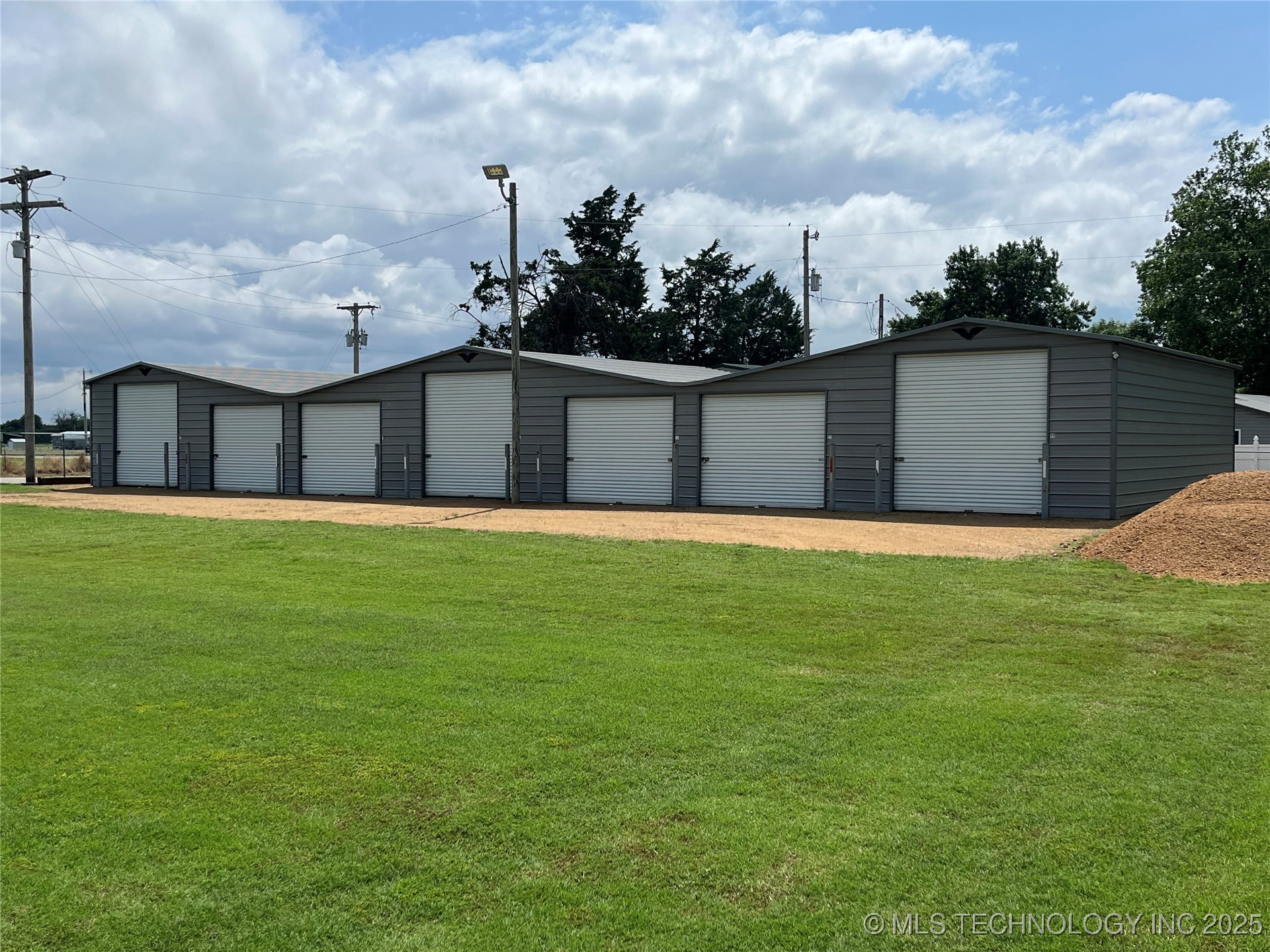 3048 Kelly Road