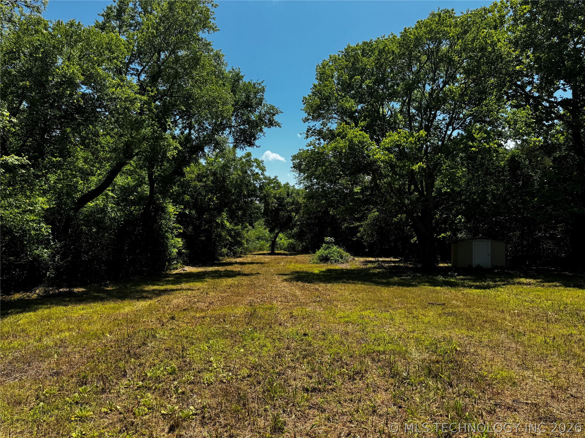 Photo 1 of 18 — 606 W 15th St, Tishomingo, OK 73460
