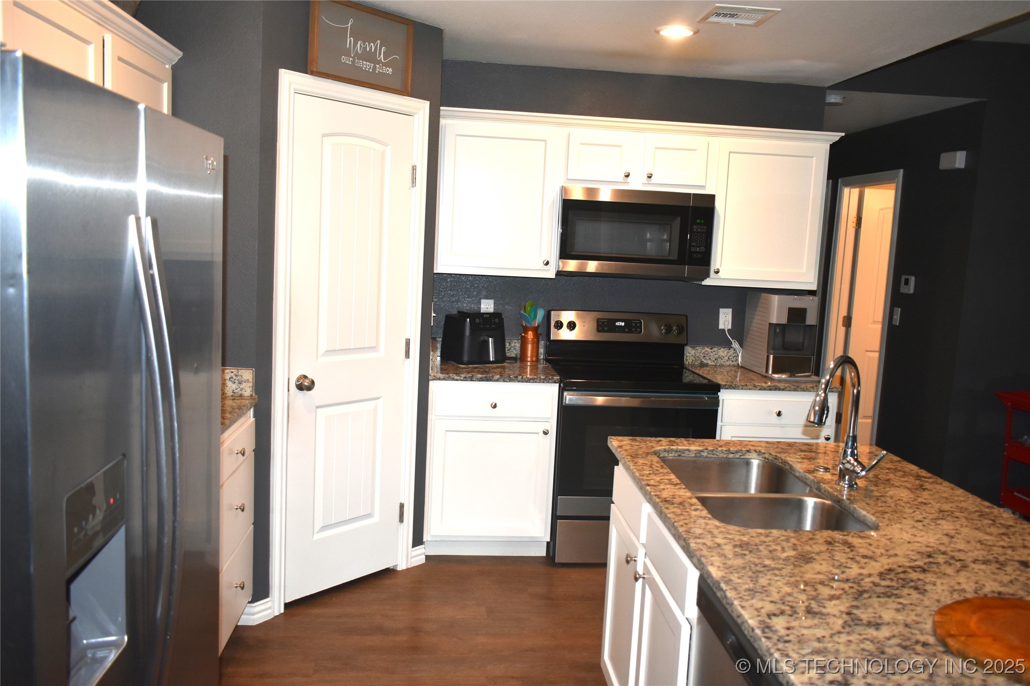 15831 Little Bluestem Way