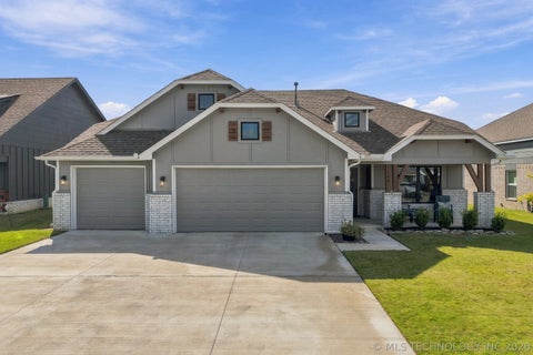 Photo of 1664 E 138 Place S, Glenpool, OK 74033 (MLS # 2638023)