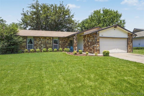 Photo of 2508 W Iola Street, Broken Arrow, OK 74012 (MLS # 2625073)