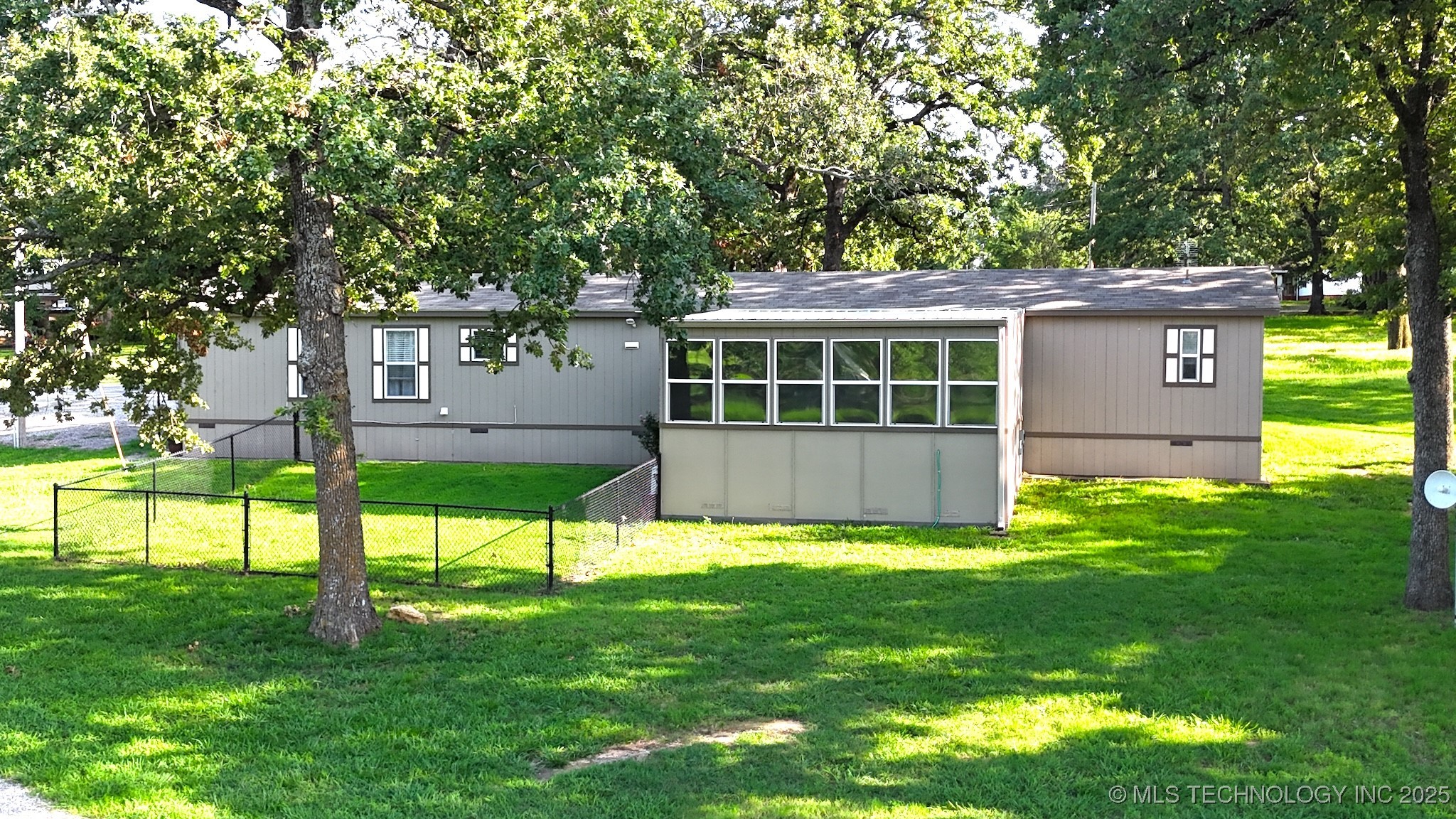 4718 Golden Way