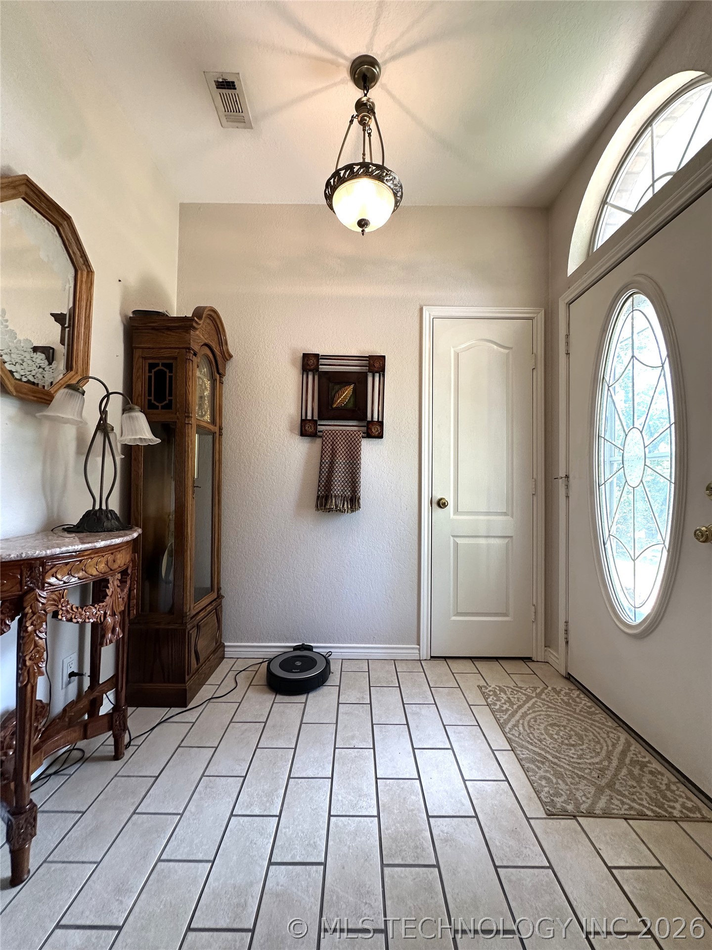 6946 Red Oak Drive