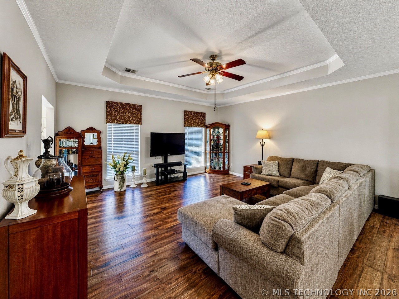 6946 Red Oak Drive