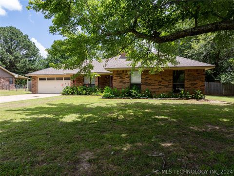 Single Family Residence in Durant OK 910 Meadowlark Lane.jpg