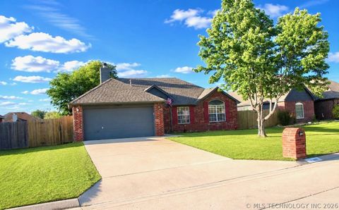 Photo of 19613 E 39th Street S, Broken Arrow, OK 74014 (MLS # 2617351)