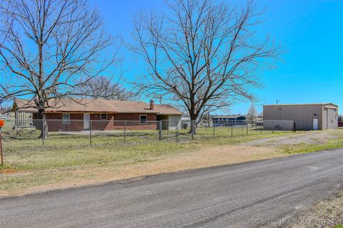 1201 4250 Road Hugo OK 74743