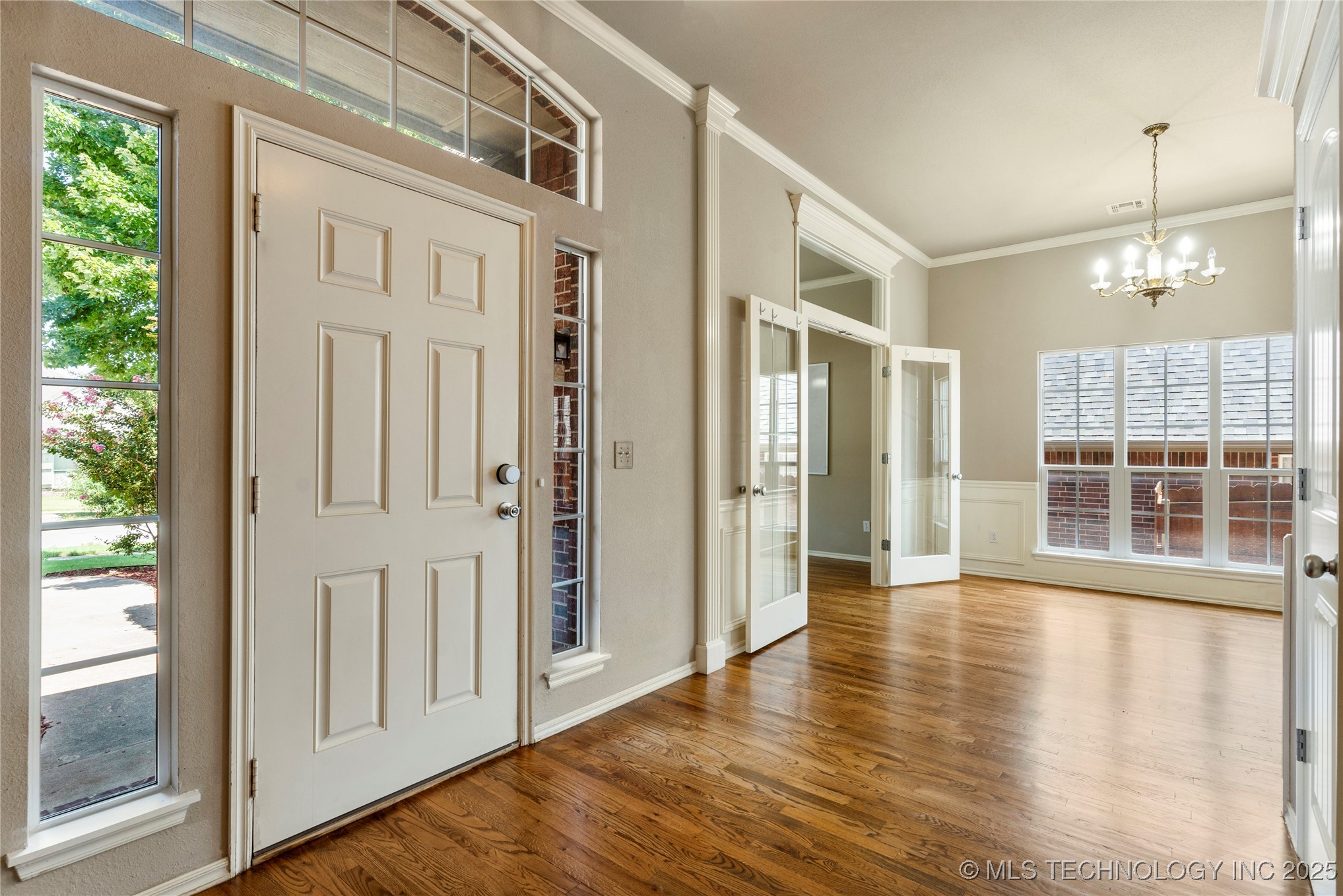 513 E Reno Place