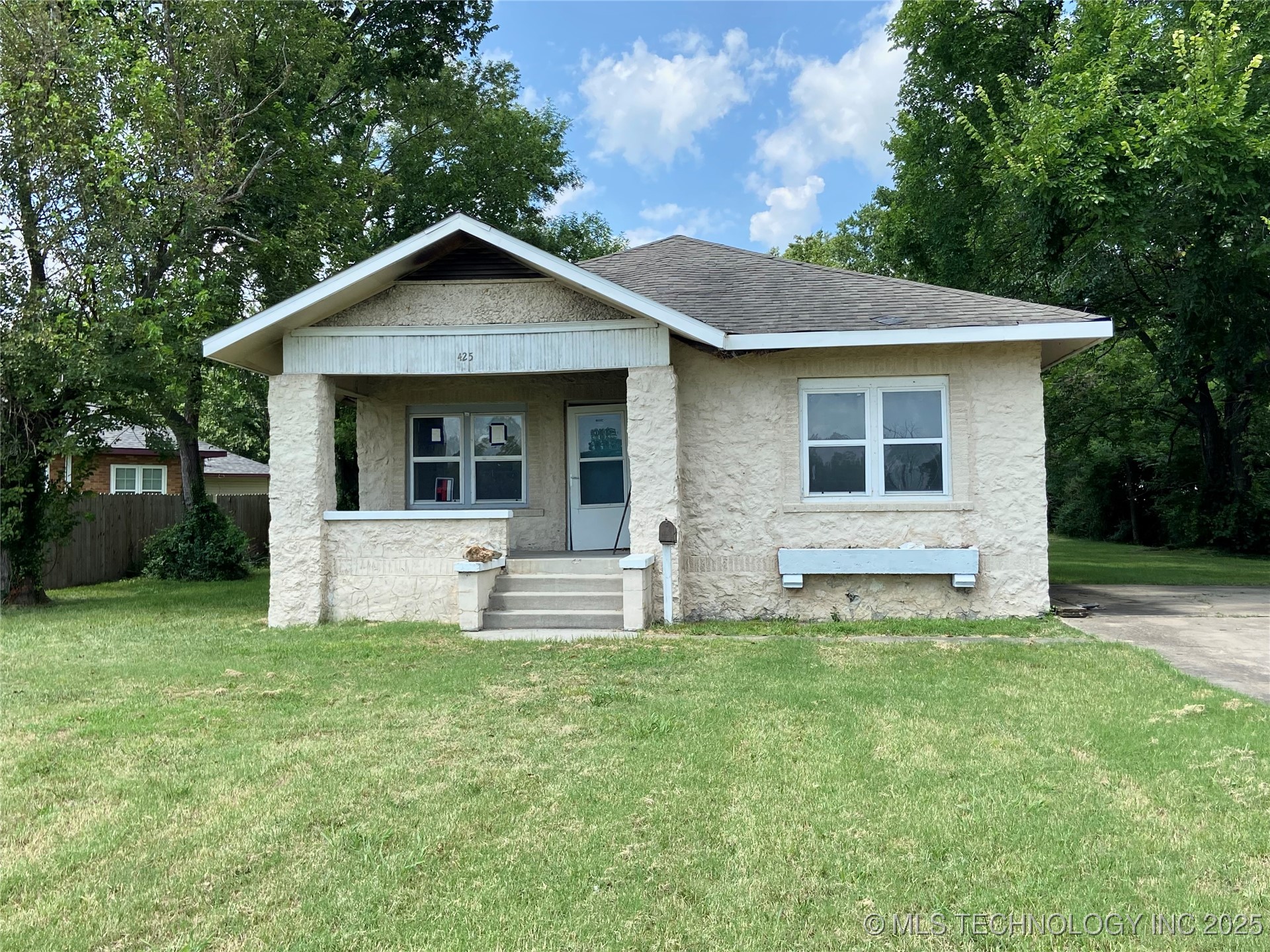 Photo 1 of 13 — 425 Rockdale Boulevard, Miami, OK 74354
