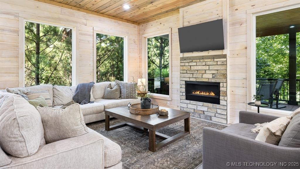 62 Hickory Canyon Trail