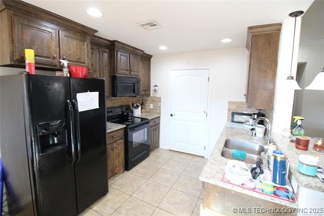 752 Annas Way