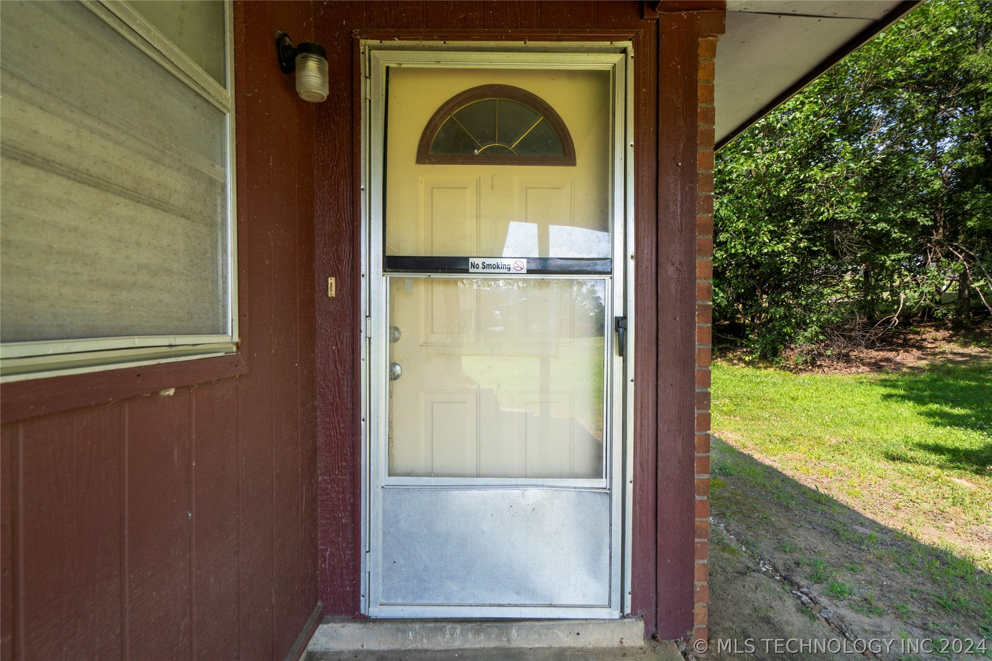 Photo 8 of 37 of 2608 Hickory Bluff Road house