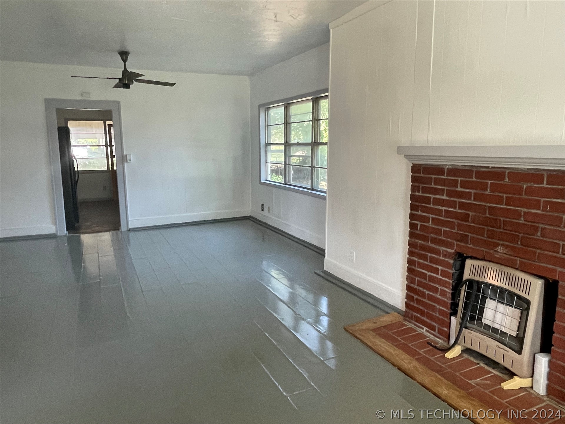 Photo 5 of 16 of 500 W 16 Street house