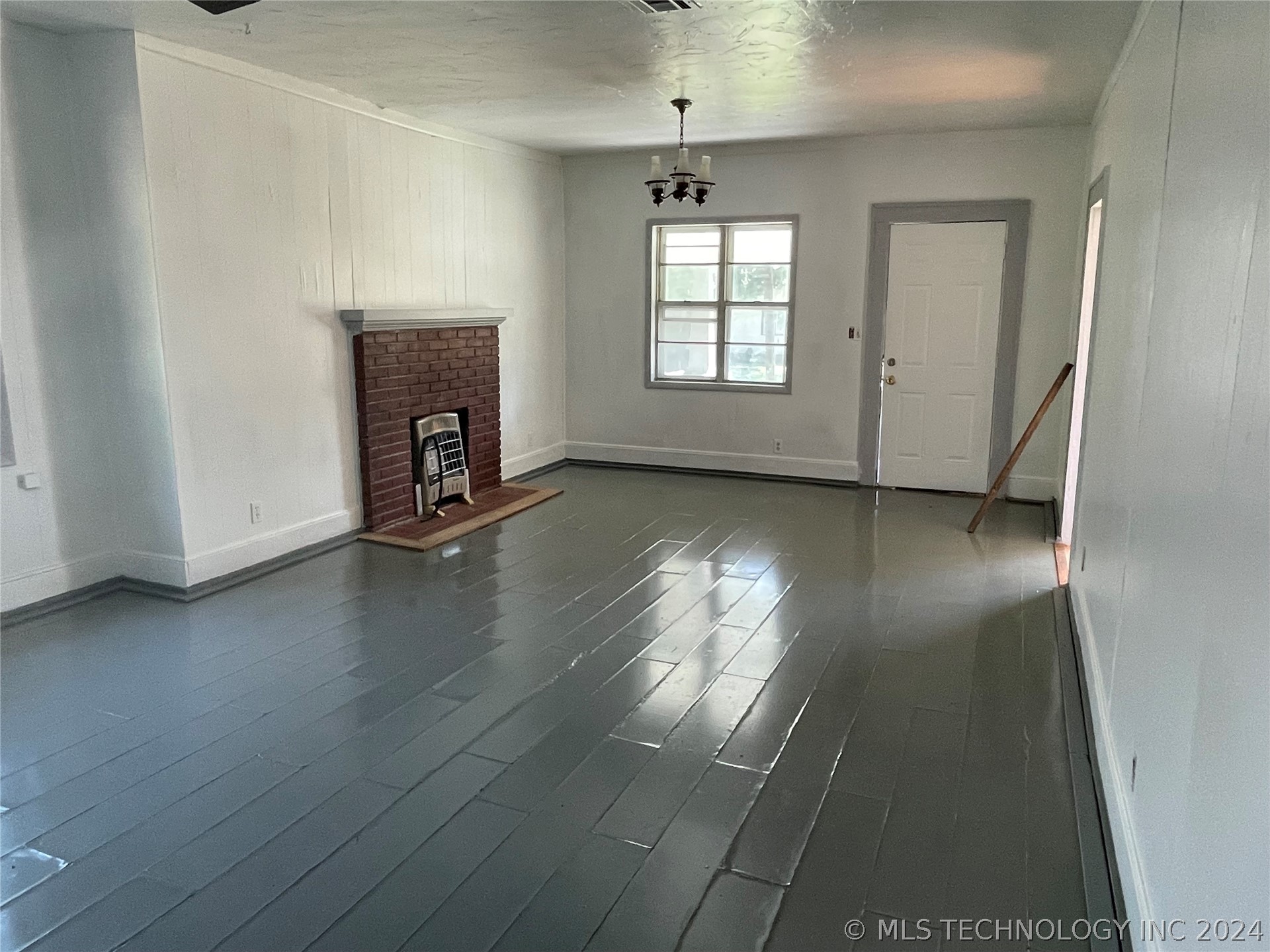 Photo 4 of 16 of 500 W 16 Street house