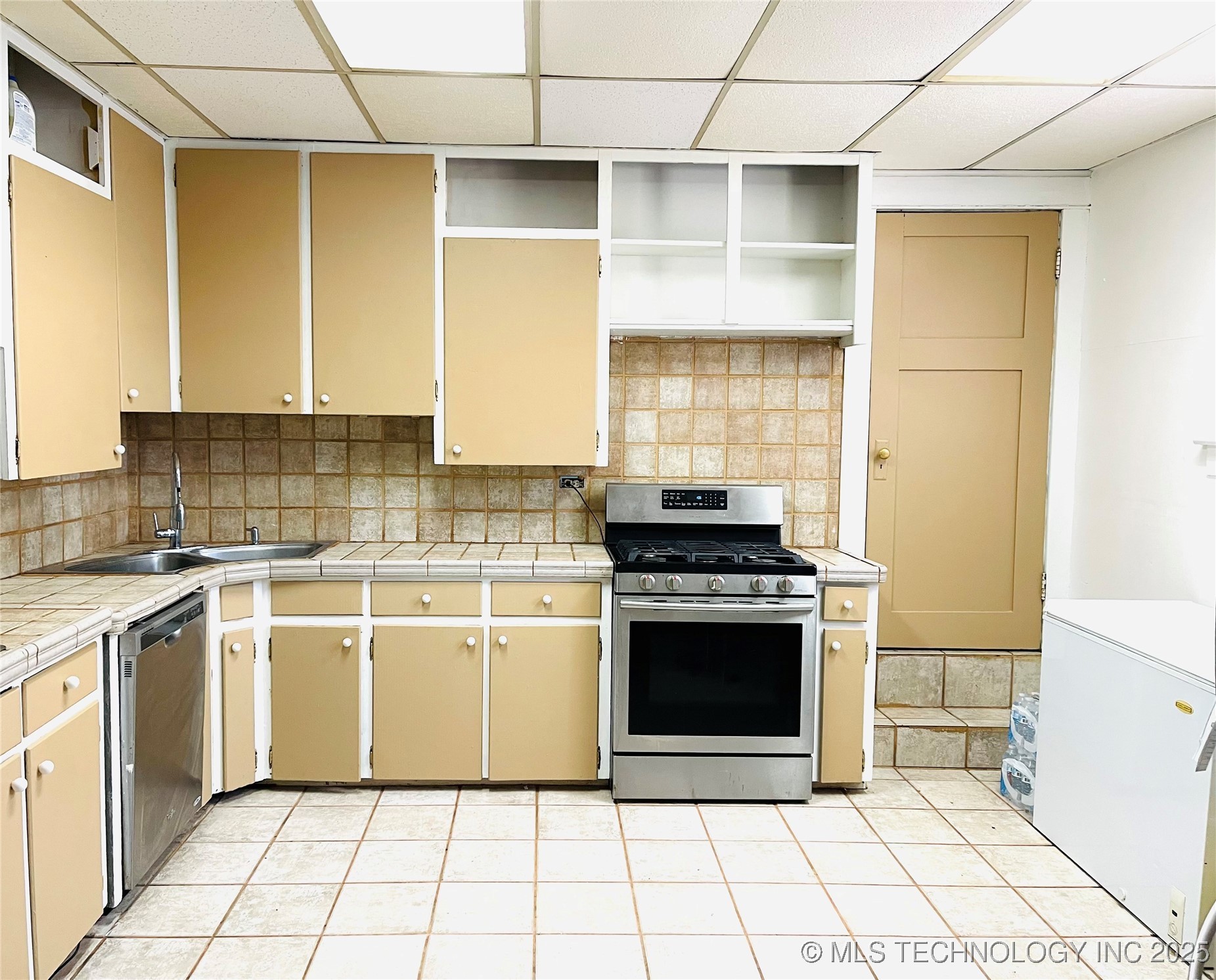 1105 W Elm