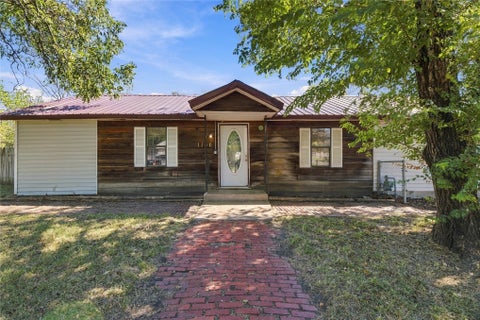 Photo of 1136 S Maple AVE, Bartlesville, OK 74003 (MLS # 2636919)