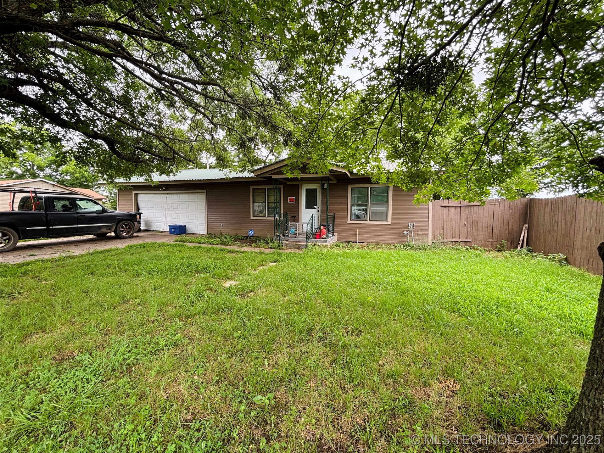 1503 Hillcrest