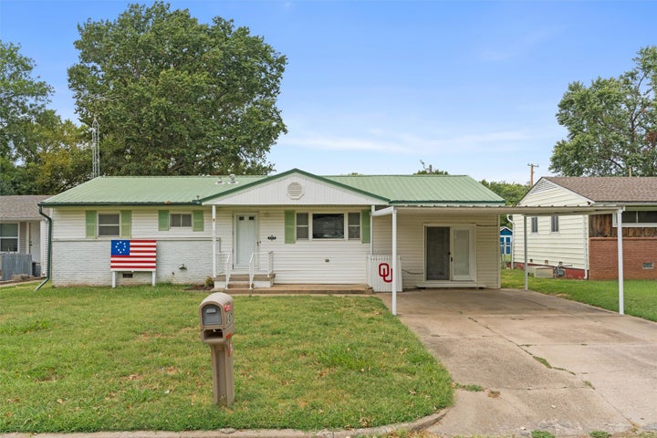 Photo 1 of 30 — 507 S Hamilton Avenue, Dewey, OK 74029