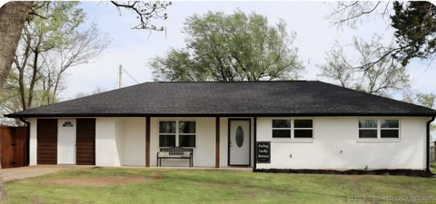 907 S McKinley Calera OK 74730