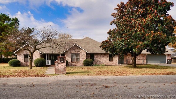 1119 ROLLING OAKS RD, GROVE, OK 74344 - Image a5de1ce2f1ea3e863797d08d98908d2d/2309018087