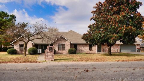 Photo of 1119 Rolling Oaks Road, Grove, OK 74344 (MLS # 2603118)