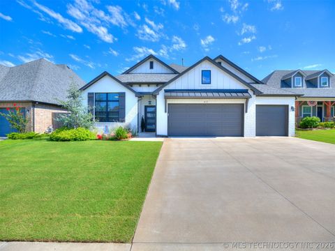 Photo of 617 E 125th Place S, Jenks, OK 74037 (MLS # 2625178)