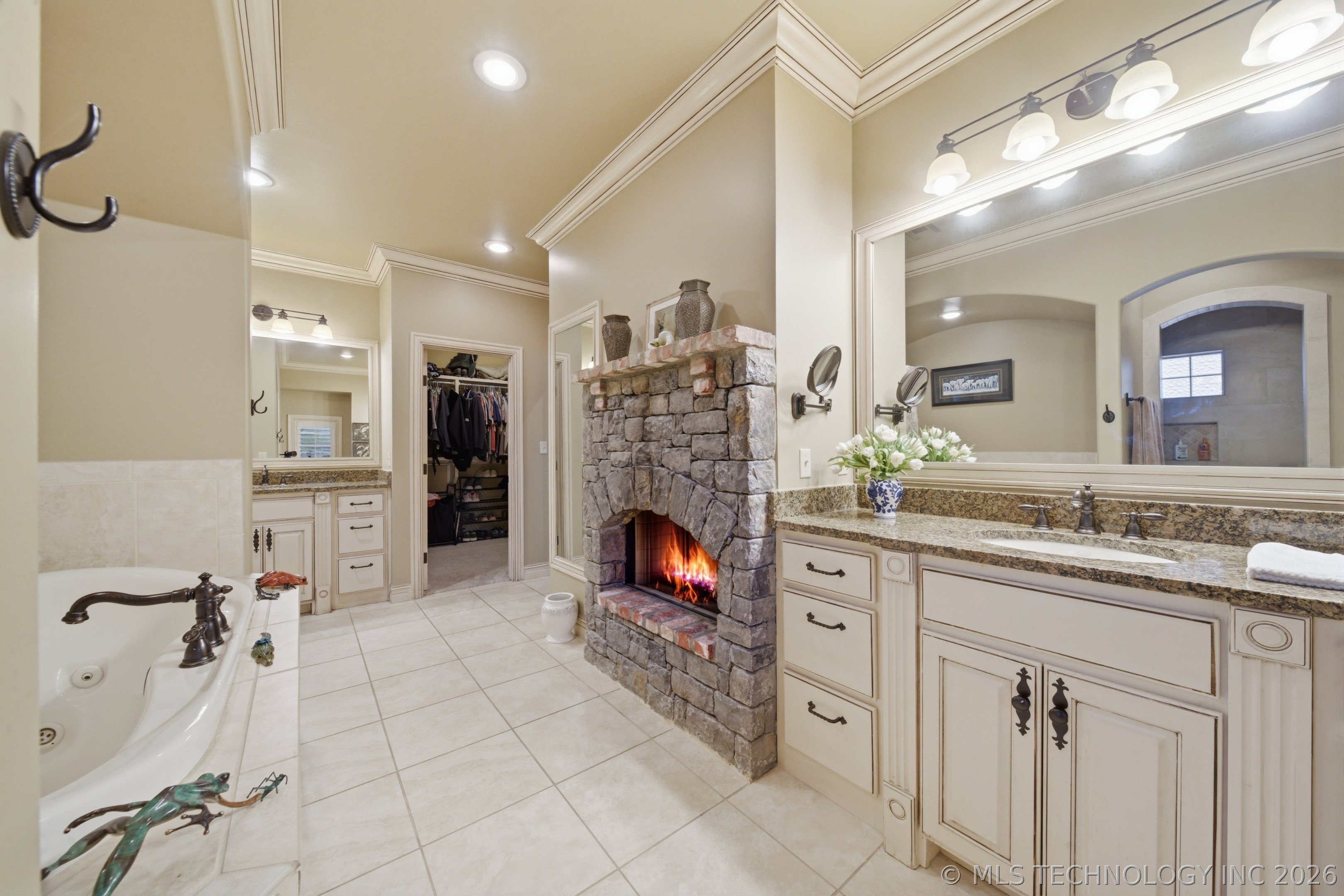 Tulsa, Oklahoma, 74105, United States, 5 Bedrooms Bedrooms, ,5 BathroomsBathrooms,Residential,Active,2035149