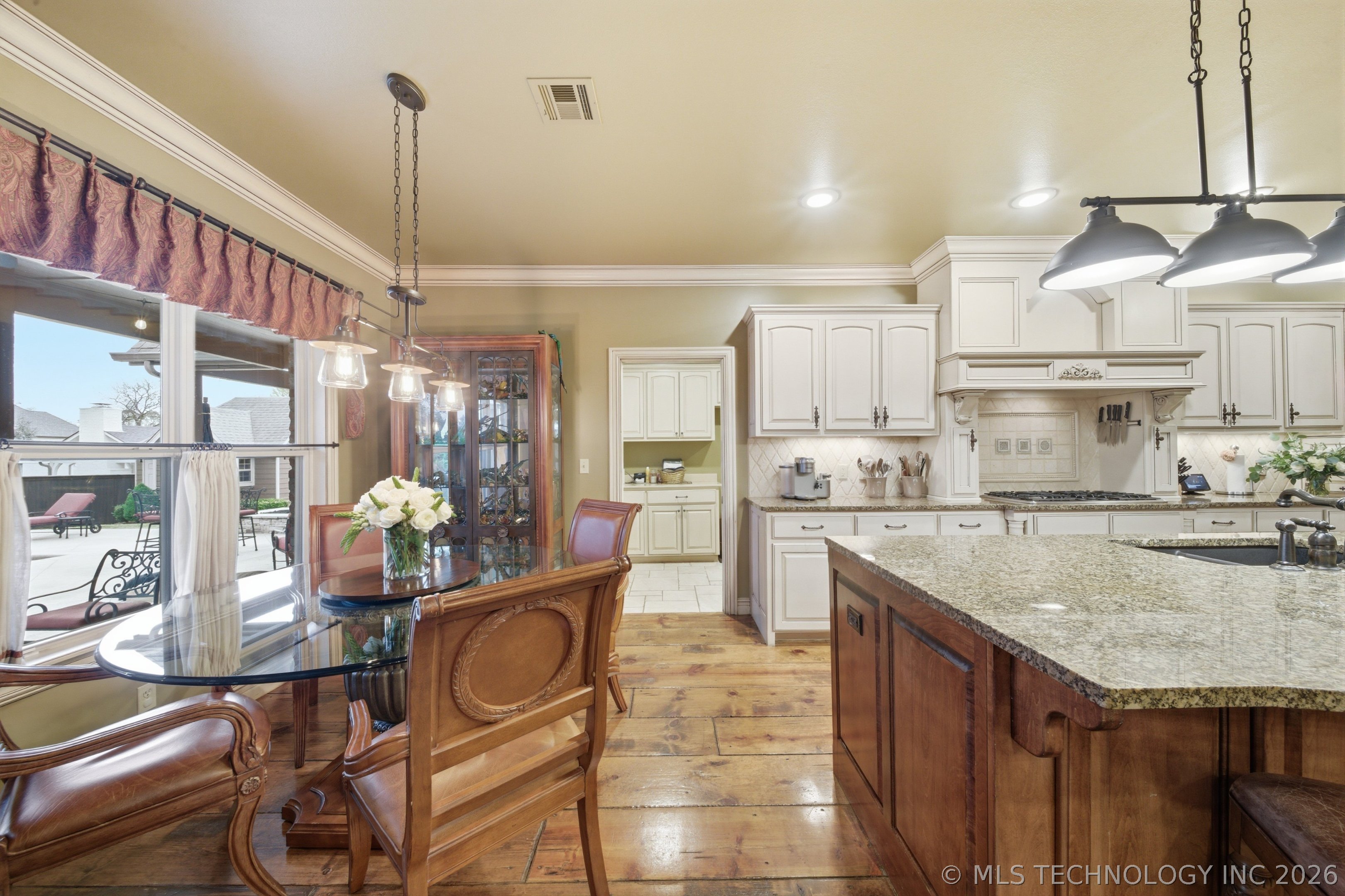 Tulsa, Oklahoma, 74105, United States, 5 Bedrooms Bedrooms, ,5 BathroomsBathrooms,Residential,Active,2035149