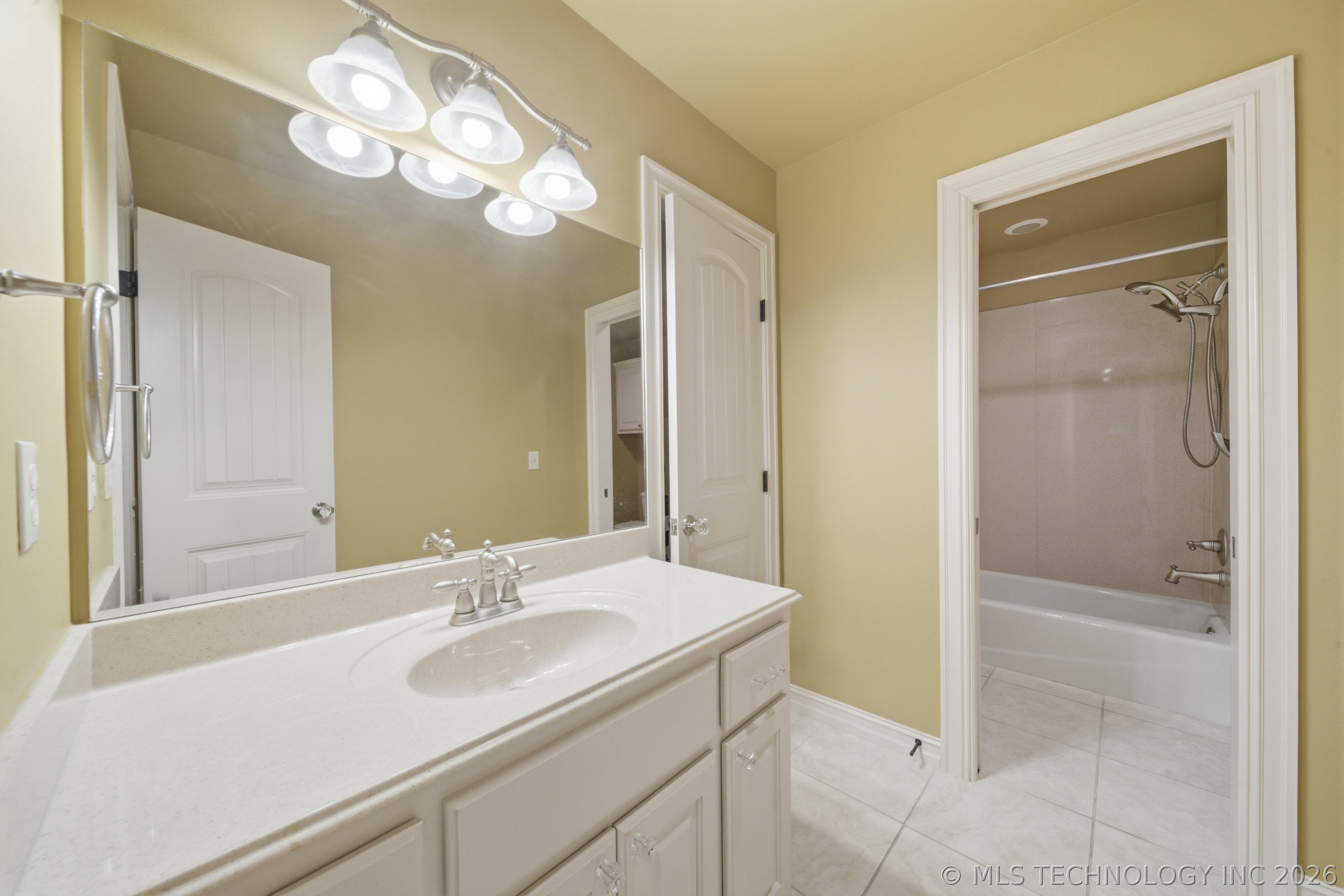 Tulsa, Oklahoma, 74105, United States, 5 Bedrooms Bedrooms, ,5 BathroomsBathrooms,Residential,Active,2035149