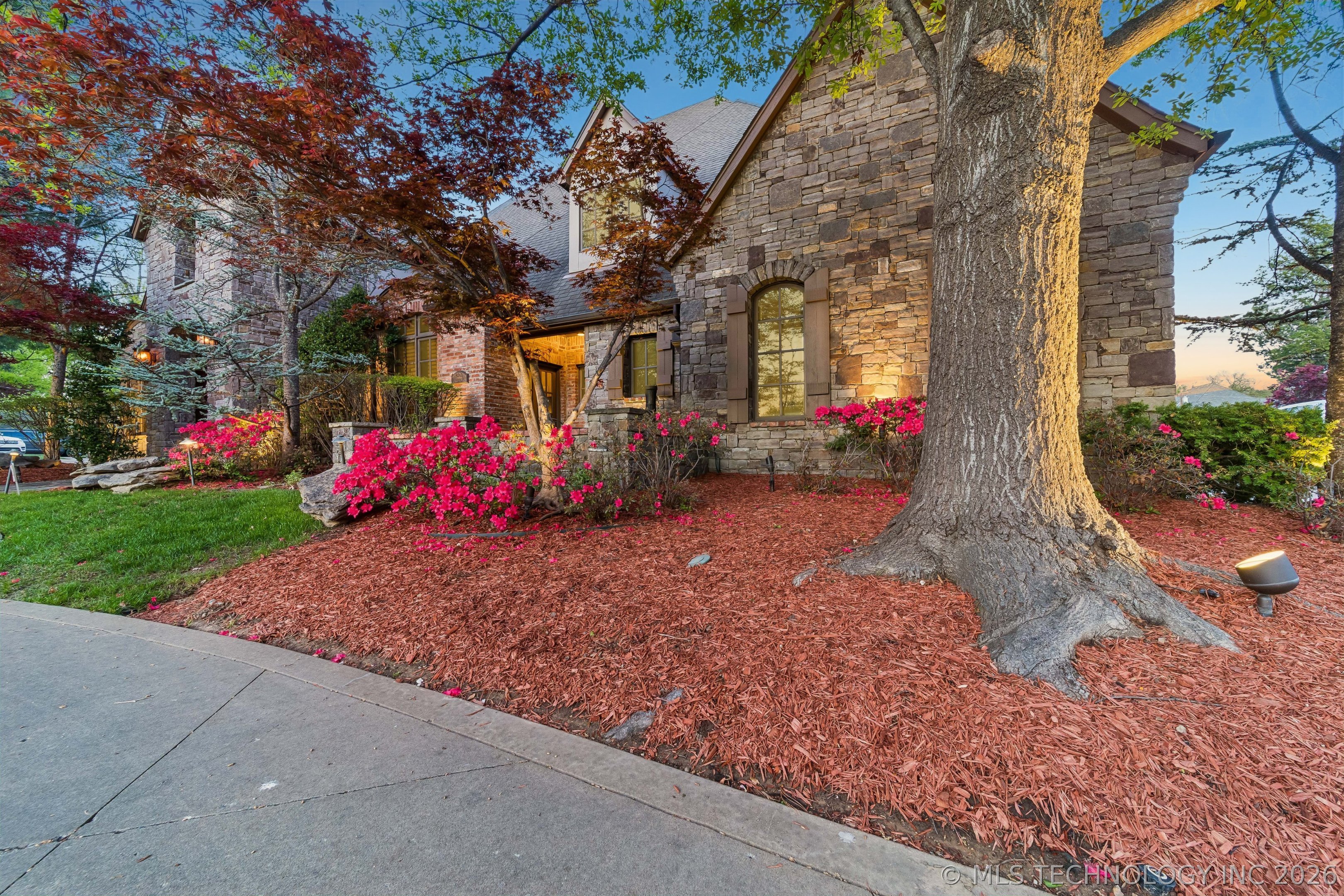 Tulsa, Oklahoma, 74105, United States, 5 Bedrooms Bedrooms, ,5 BathroomsBathrooms,Residential,Active,2035149