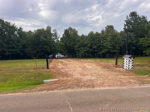 2043 E 2000 Road Hugo OK 74743