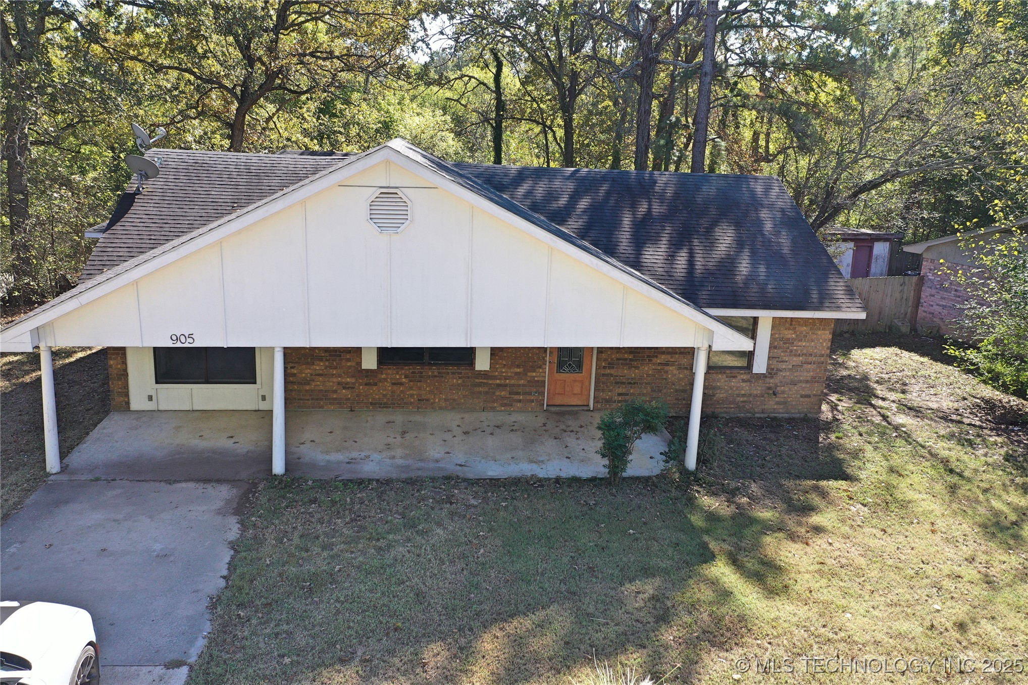905 Brookside Drive