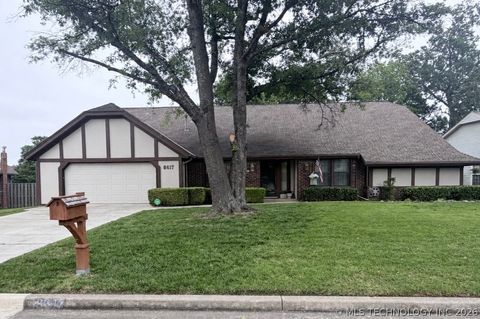 Photo of 8617 S 71st East Avenue, Tulsa, OK 74133 (MLS # 2616382)