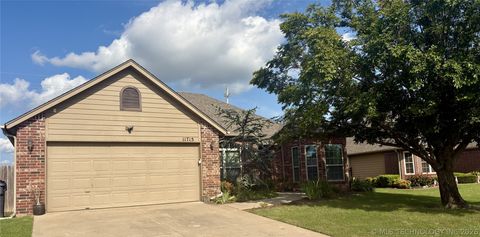 Photo of 11715 S 105th EastAvenue, Bixby, OK 74008 (MLS # 2624804)