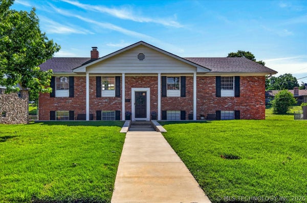 1048 SE GREYSTONE AVE, BARTLESVILLE, OK 74006 - Image a7c1e07a2d6885698e3d8dd7bbb3dce3/2792479493