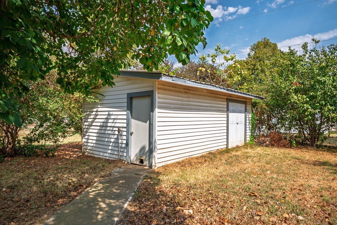 608 W Coleman