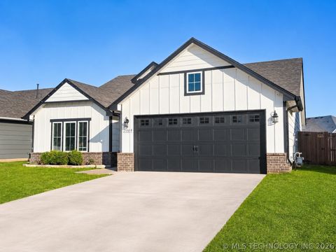 Photo of 3509 E SANDUSKY Street, Broken Arrow, OK 74135 (MLS # 2616936)