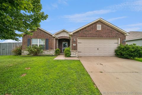 Photo of 25066 E 93rd Street S, Broken Arrow, OK 74014 (MLS # 2624721)