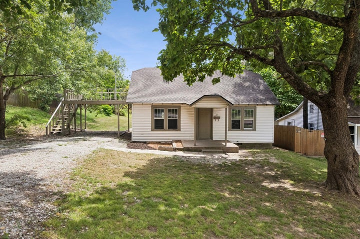 Photo 1 of 26 — 417 E 17th Street, Ada, OK 74820