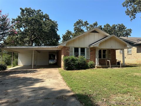 1521 N 10th Avenue Durant OK 74701
