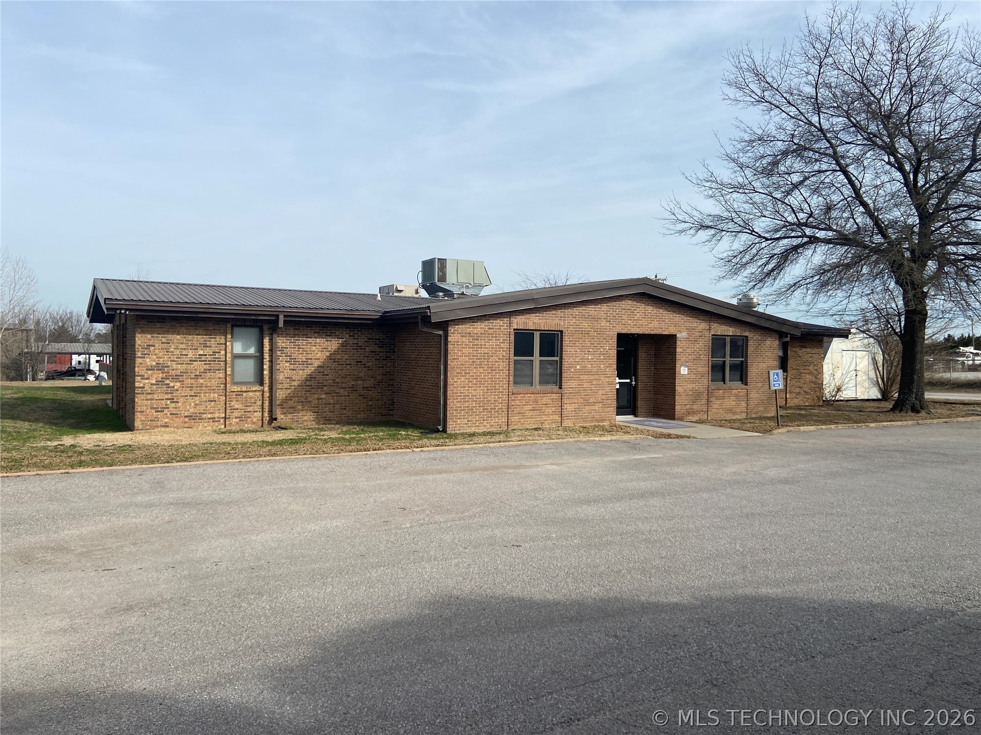 Photo 1 of 52 — 817 Elks Boulevard, Ardmore, OK 73401