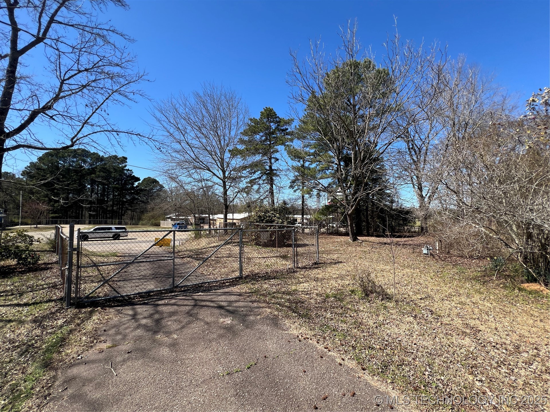 1822 N US Hwy 259