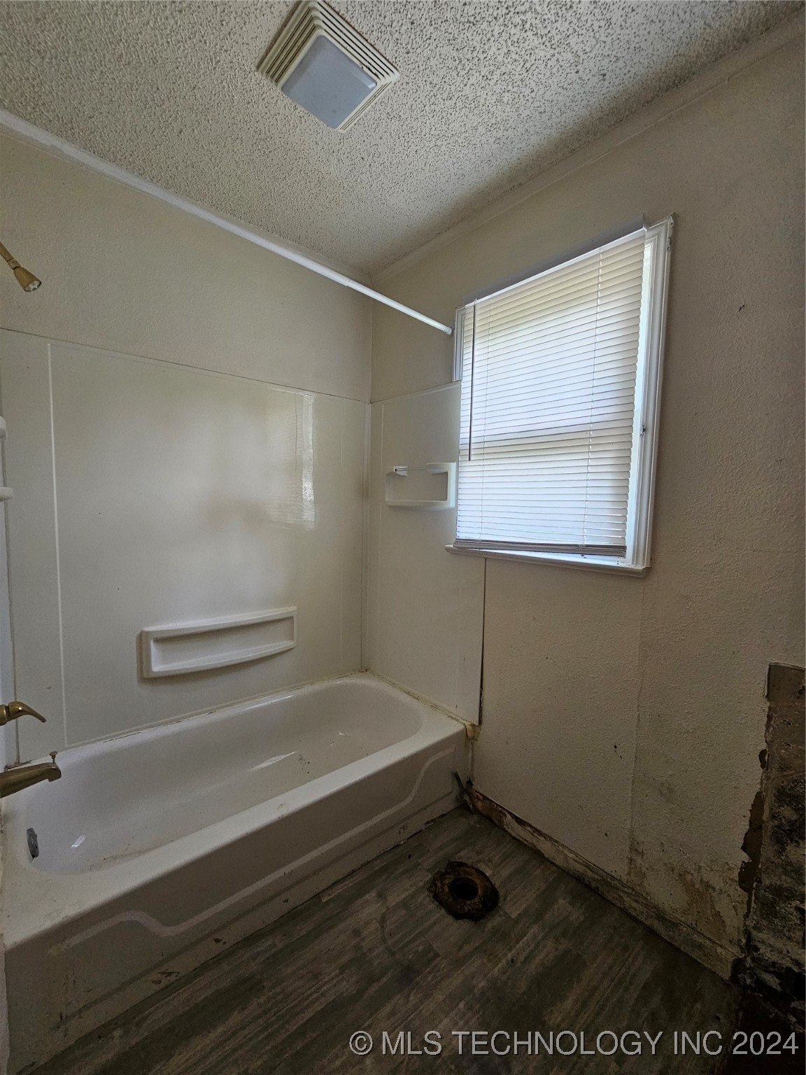 Photo 8 of 10 of 426 E 10th Street house