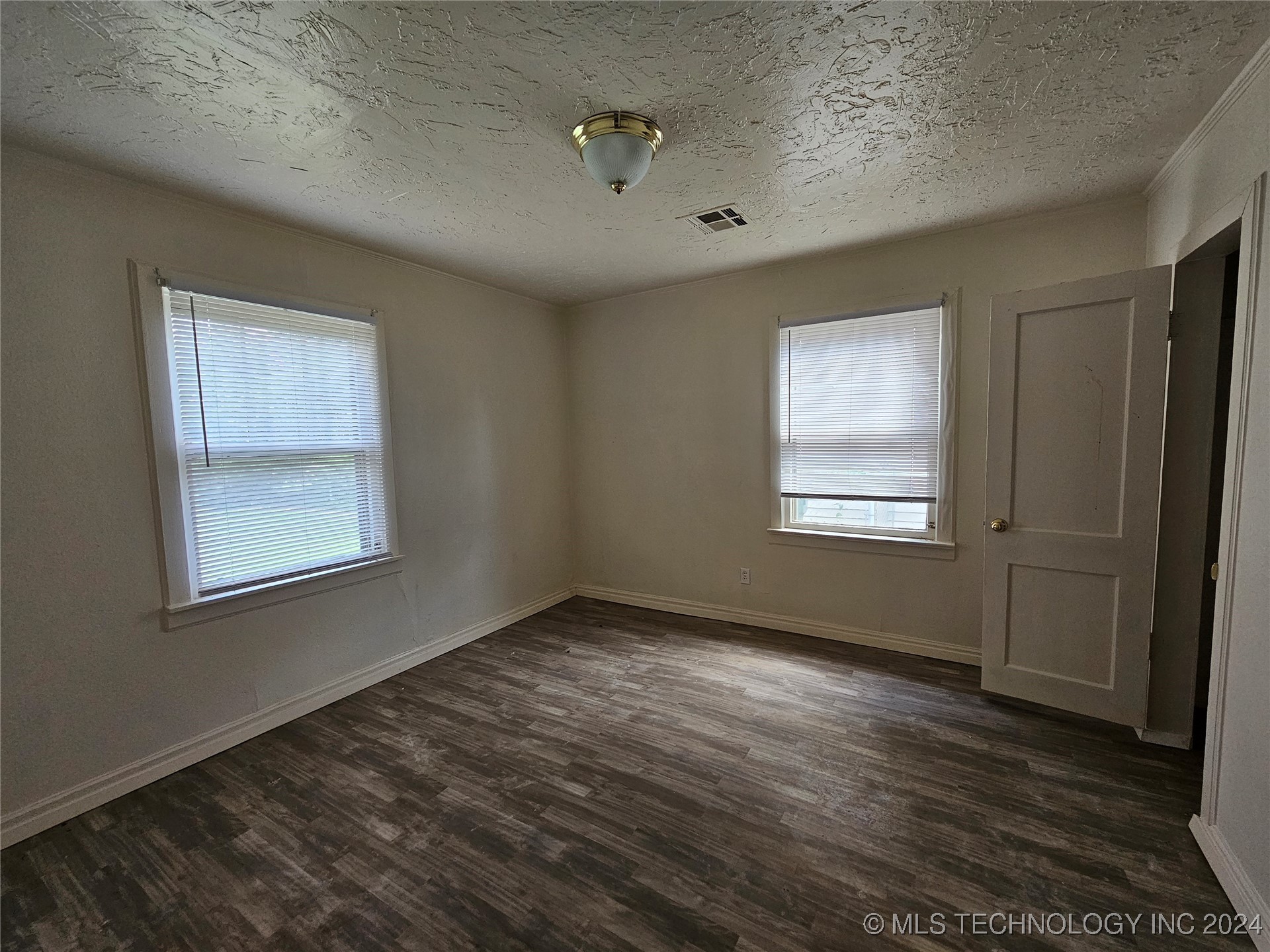 Photo 6 of 10 of 426 E 10th Street house