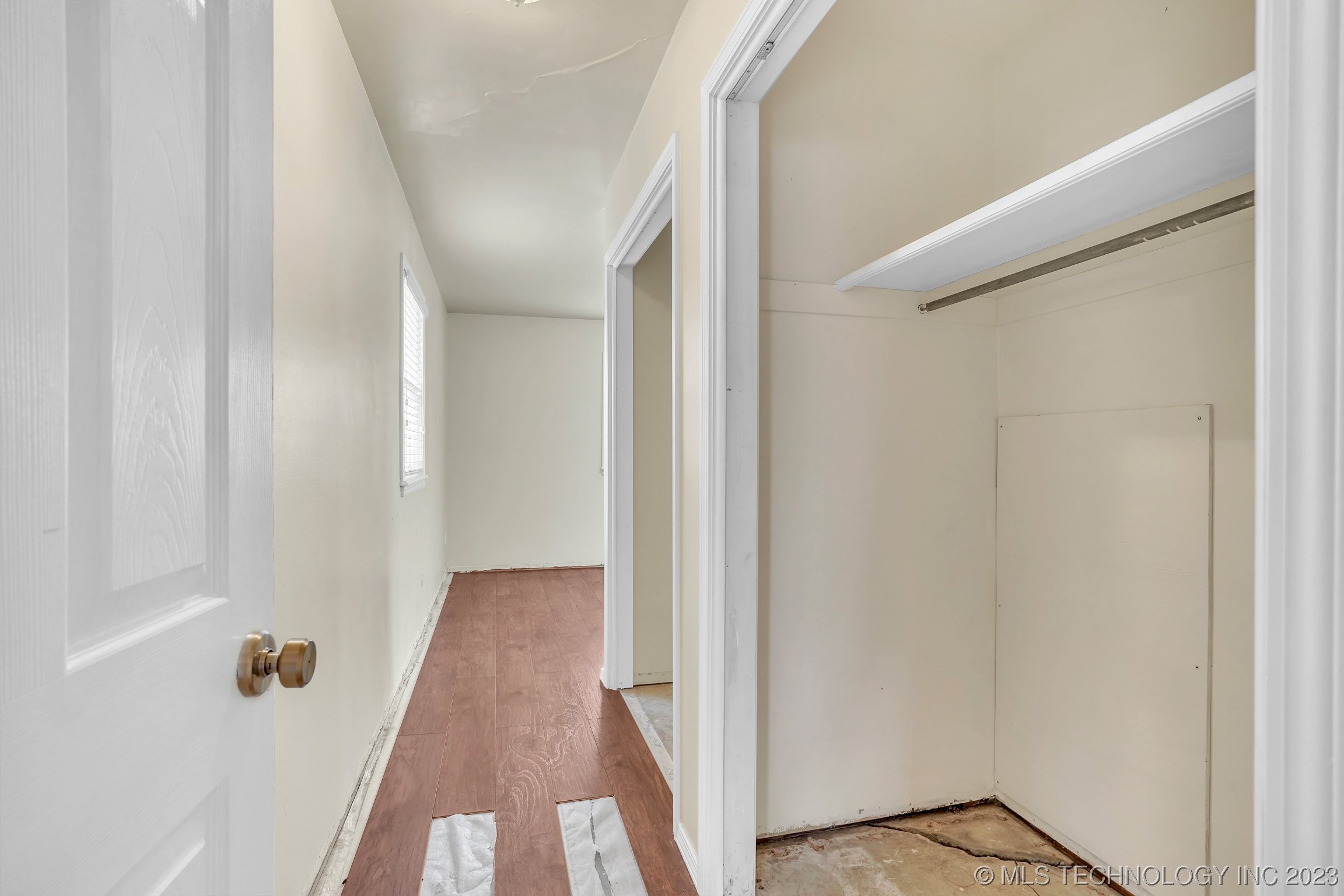 Photo 16 of 27 of 706 W Vandever Boulevard house