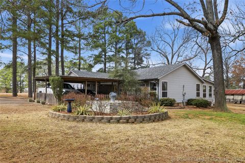 2417 N Country Club Hugo OK 74743