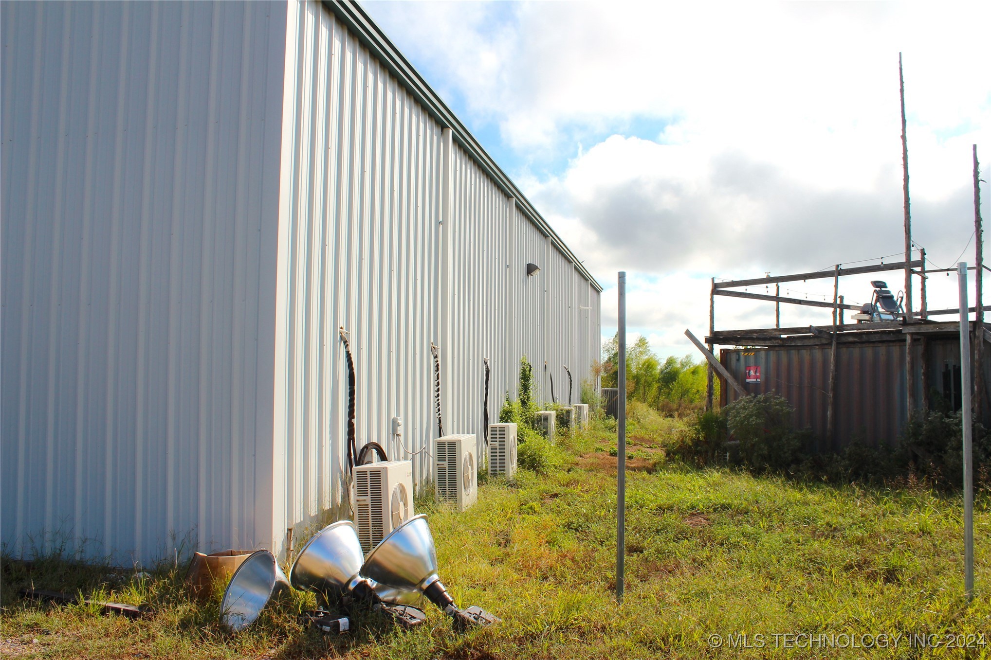 15593 E Bachelor Farm