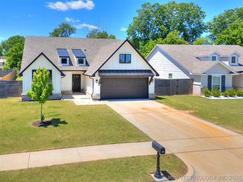 Photo of 13426 S 93rd EastAvenue, Bixby, OK 74008 (MLS # 2617092)