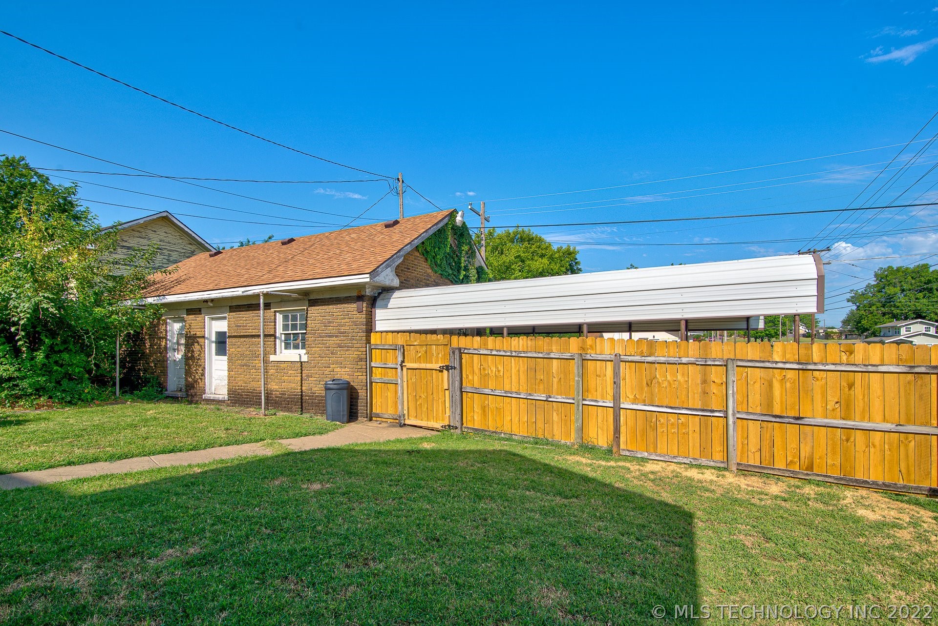 Photo 20 of 21 of 801 S Cherokee Avenue house