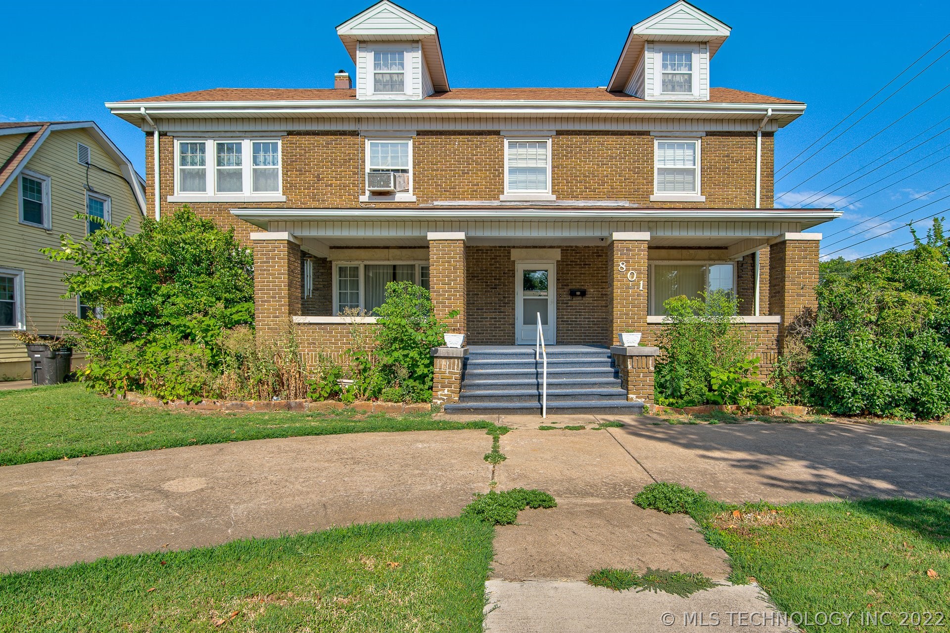 Photo 1 of 21 of 801 S Cherokee Avenue house